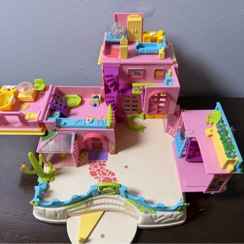 2000 Mattel Polly pocket petland house